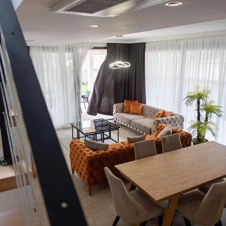 فيلة Merkez Sueper Lueks Çeşme